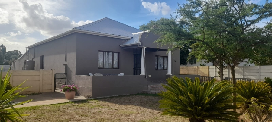 5 Bedroom Property for Sale in Moorreesburg Western Cape